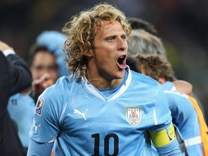 Forlan một lần nữa khẳng định vai trò của mình trong chiến thắng của Uruguay.